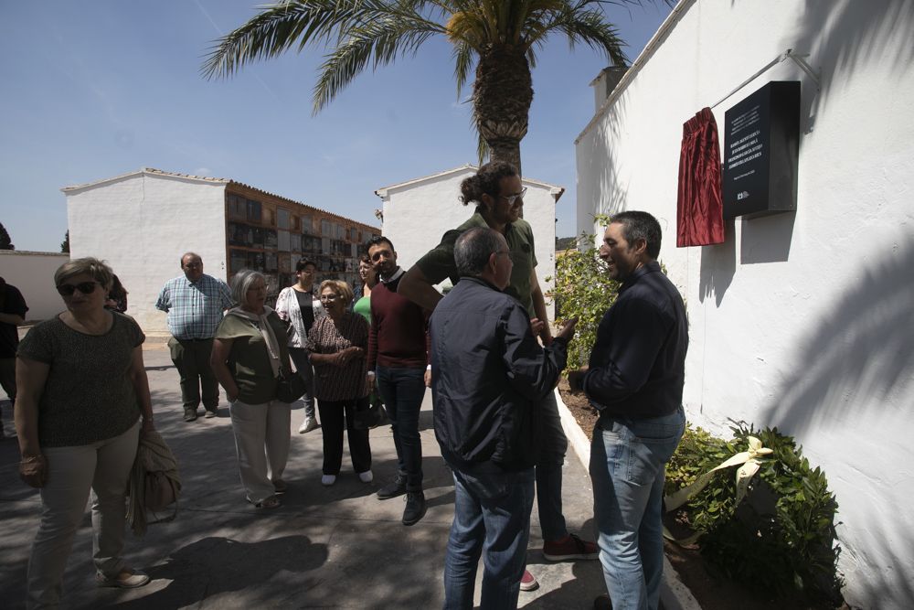 Cuatro vecinos de Sagunt que sufrieron la barbarie nazi en el campo de Mauthausen ya tienen un lugar donde ser recordados en la entrada del cementerio de Sagunt