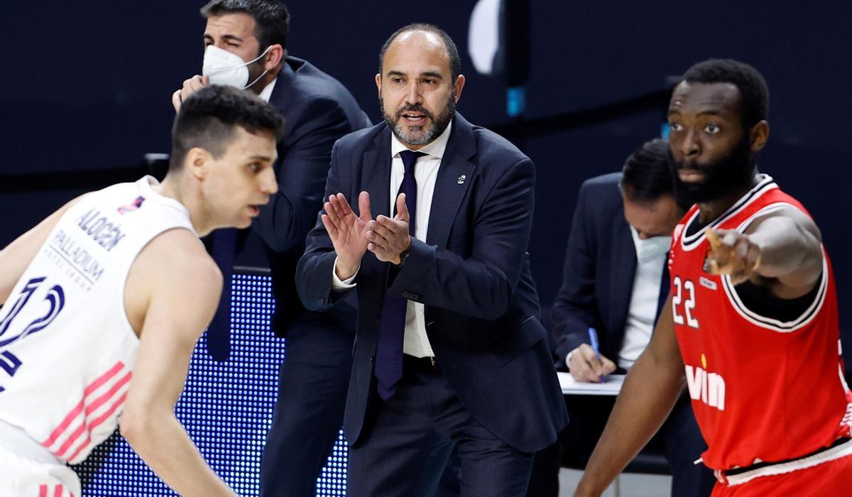 Chus Mateo será el encargado de dirigir al Madrid hasta final de temporada