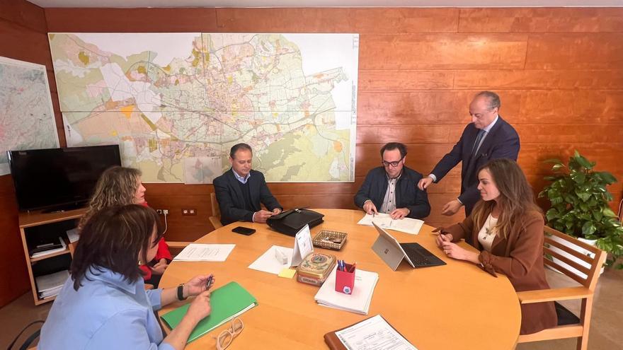 El Ayuntamiento firma la venta de dos parcelas en Montevida por 3,7 millones