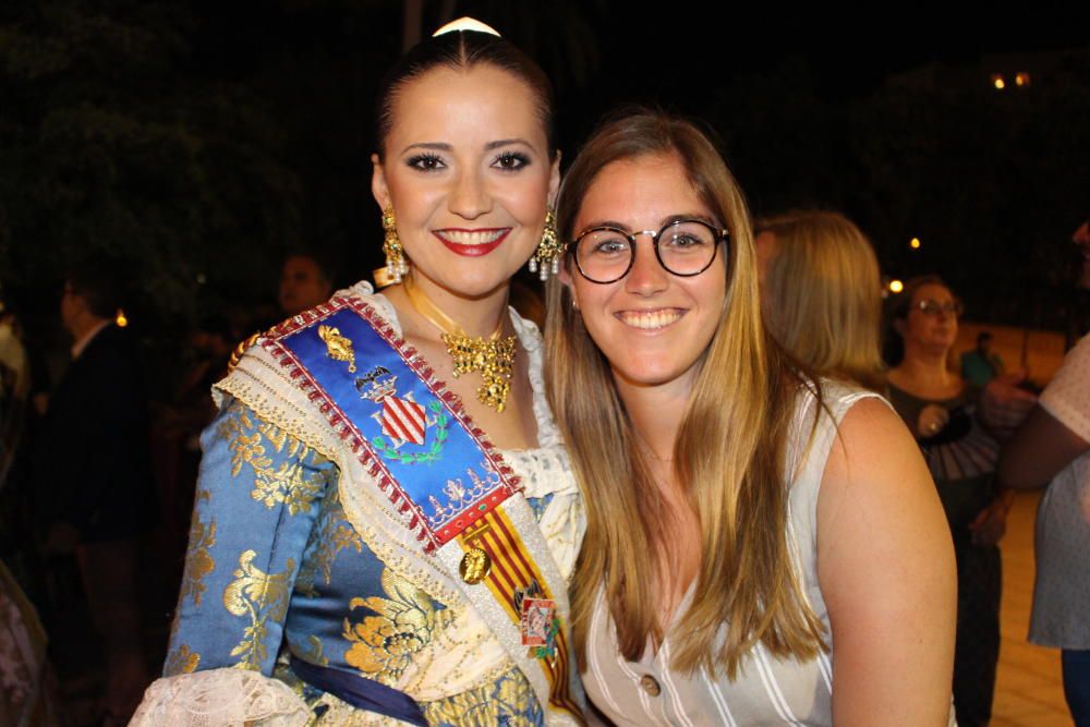 Alicia Andrés y Lourdes Theureau, cortesanas de la falla Els Doctors en 2018 y 2015