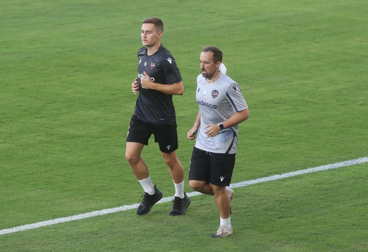 Entrenamiento en el Ciutat antes del encuentro frente al Rayo