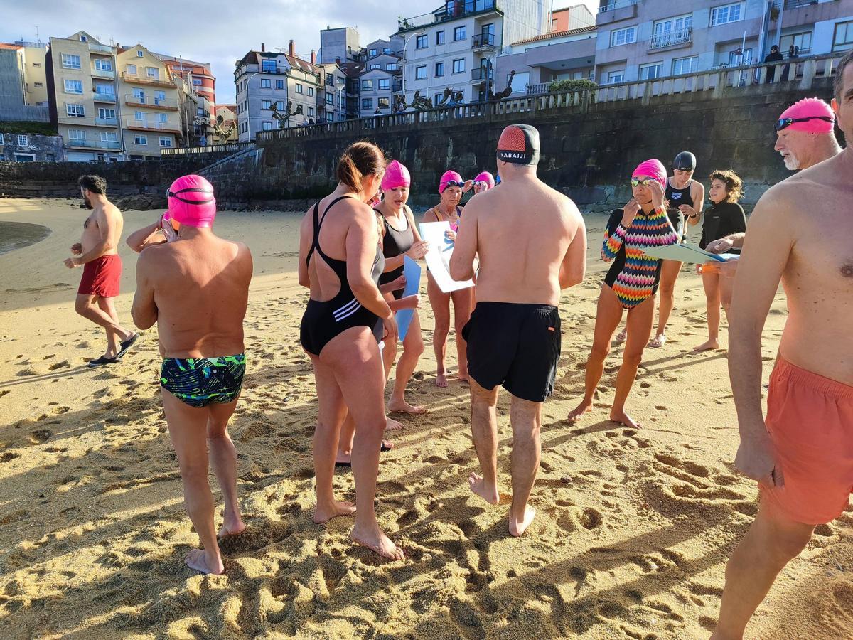 Un chapuzón reivindicativo en Pescadoira (Bueu) por el Día de Reyes Un chapuzón reivindicativo en Pescadoira (Bueu) por el Día de Reyes