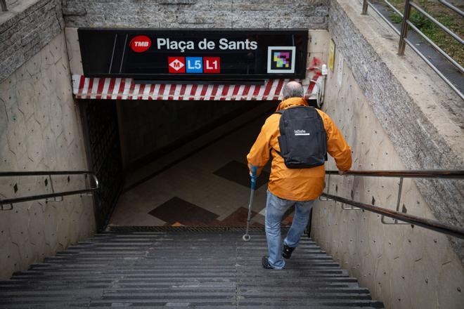 Cerrado desde este lunes el pasadizo que conecta la L1 y la L5 en Plaça de Sants: estará en obras un año