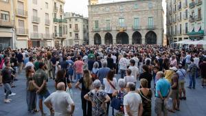 Cerca de 700 personas se han concentrado en la plaza Major de Manresa