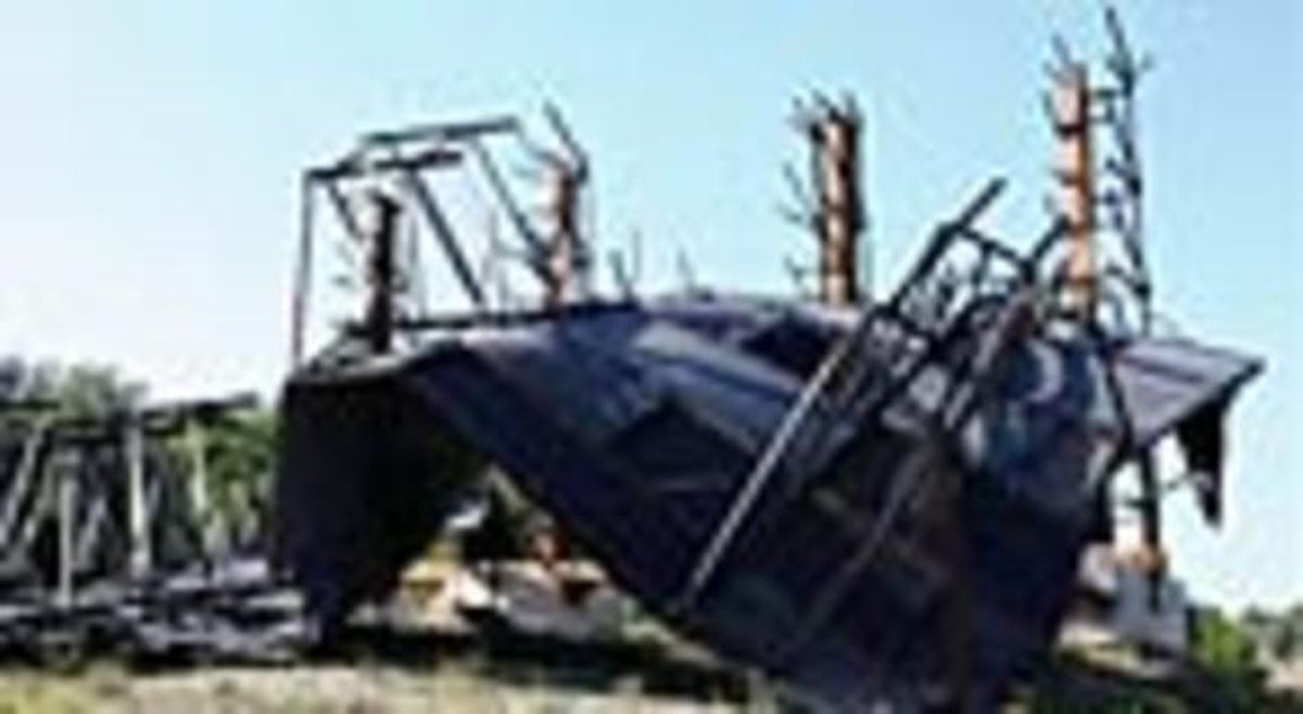 El toro d’Osborne del Bruc, enderrocat. El toro d’Osborne del Bruc, enderrocat.