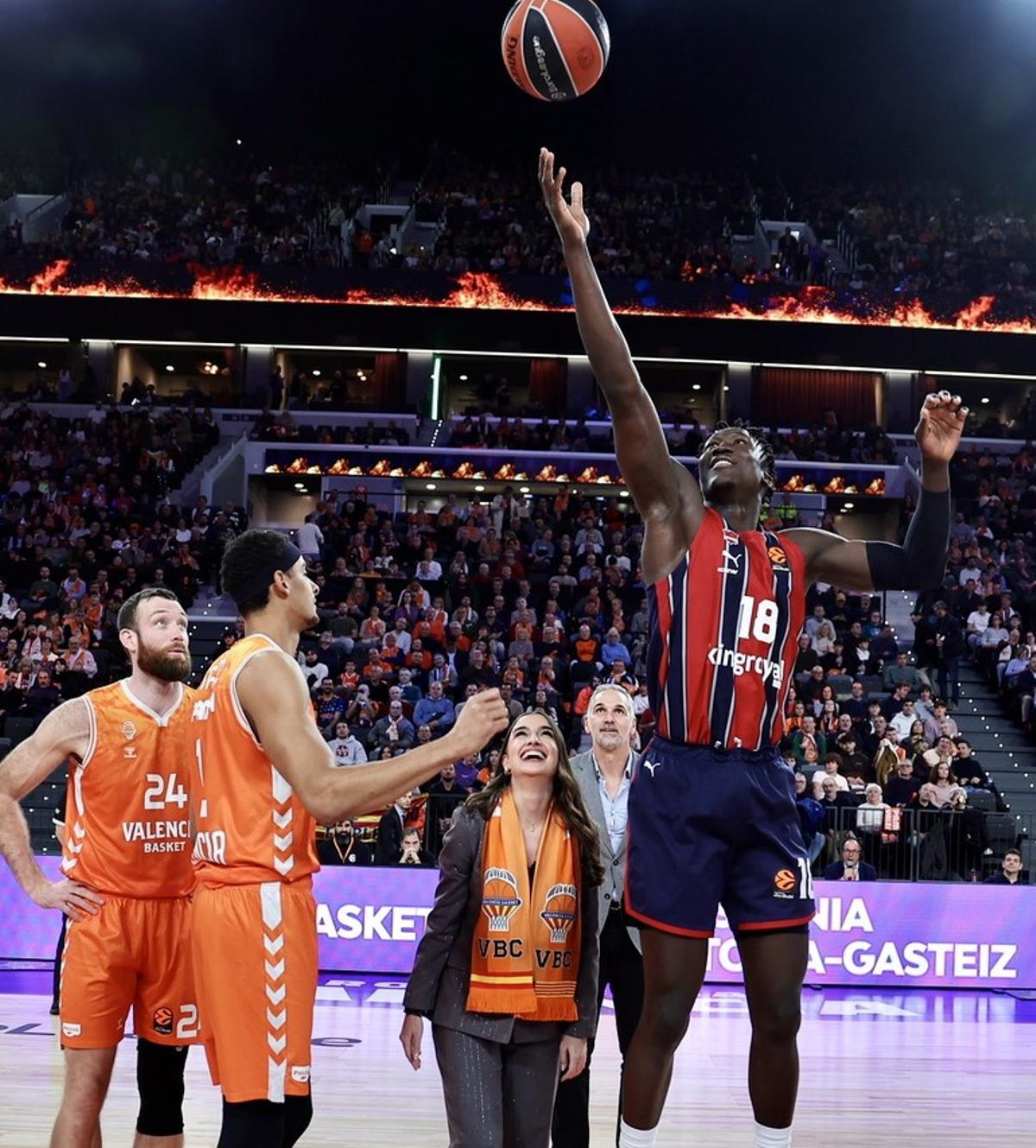 Baskonia ganó el salto inicial de Carmen... y València Basket el partido