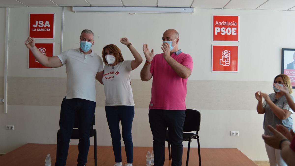 Susana Díaz junto al alcalde de La Carlota, Antonio Granados, y el secretario general del PSOE cordobés, Antonio Ruiz.