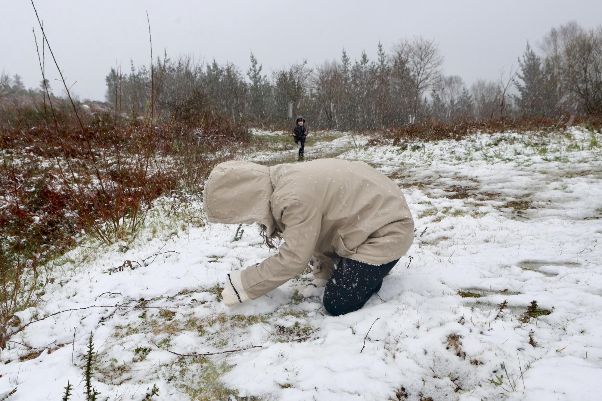 Galicia se tiñe de blanco: nieve, hielo y granizo por toda la comunidad