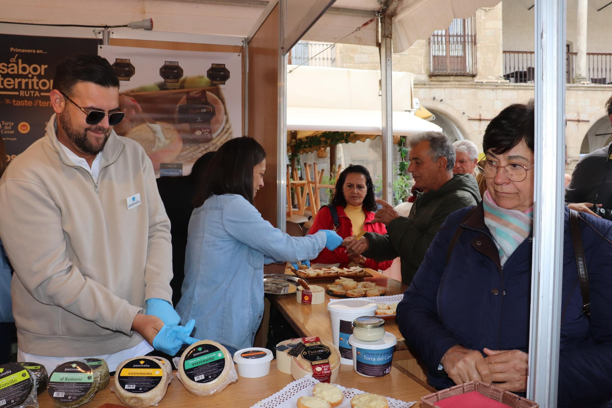 Primera jornada de la Feria Nacional del Queso de Trujillo