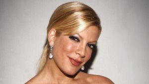 La actriz Tori Spelling, en una gala humanitaria celebrada en Los Ángeles, en 2006.