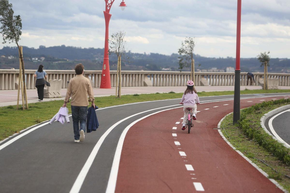 Últimos retoques en la obra del paseo marítimo de A Coruña