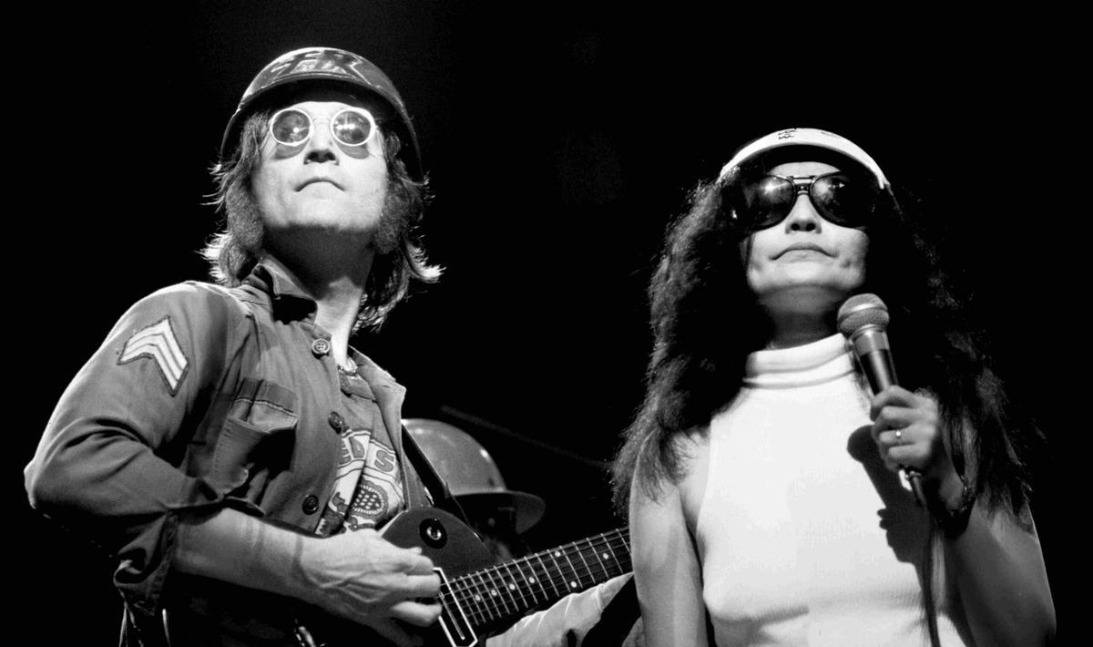 John Lennon y Yoko Ono, en el Madison Square Garden, el 30 de agosto de 1972