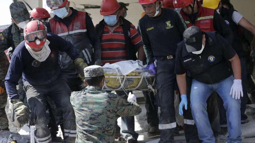 El terremoto deja 443 muertos, 4.027 heridos y 231 desaparecidos en Ecuador