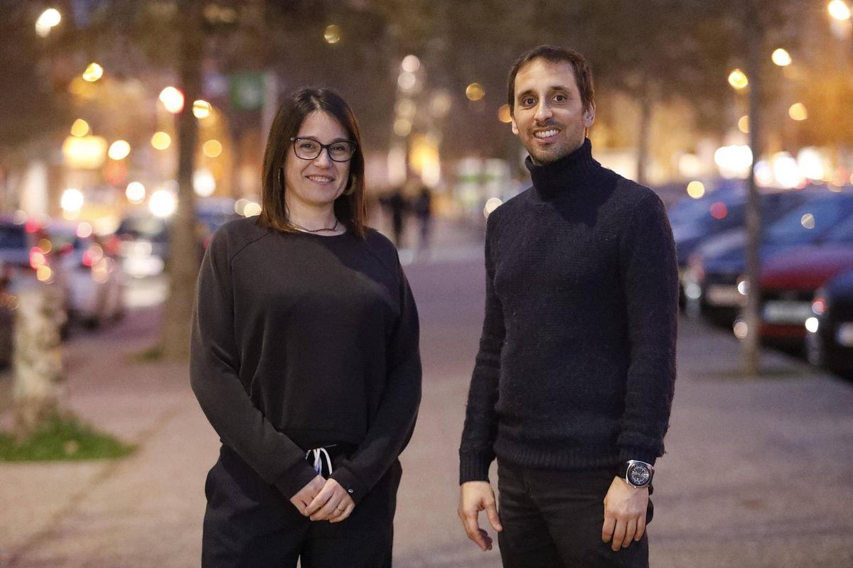 La nova secretària general, Annabel Moya, i el president de l'executiva local, Salva Romero.