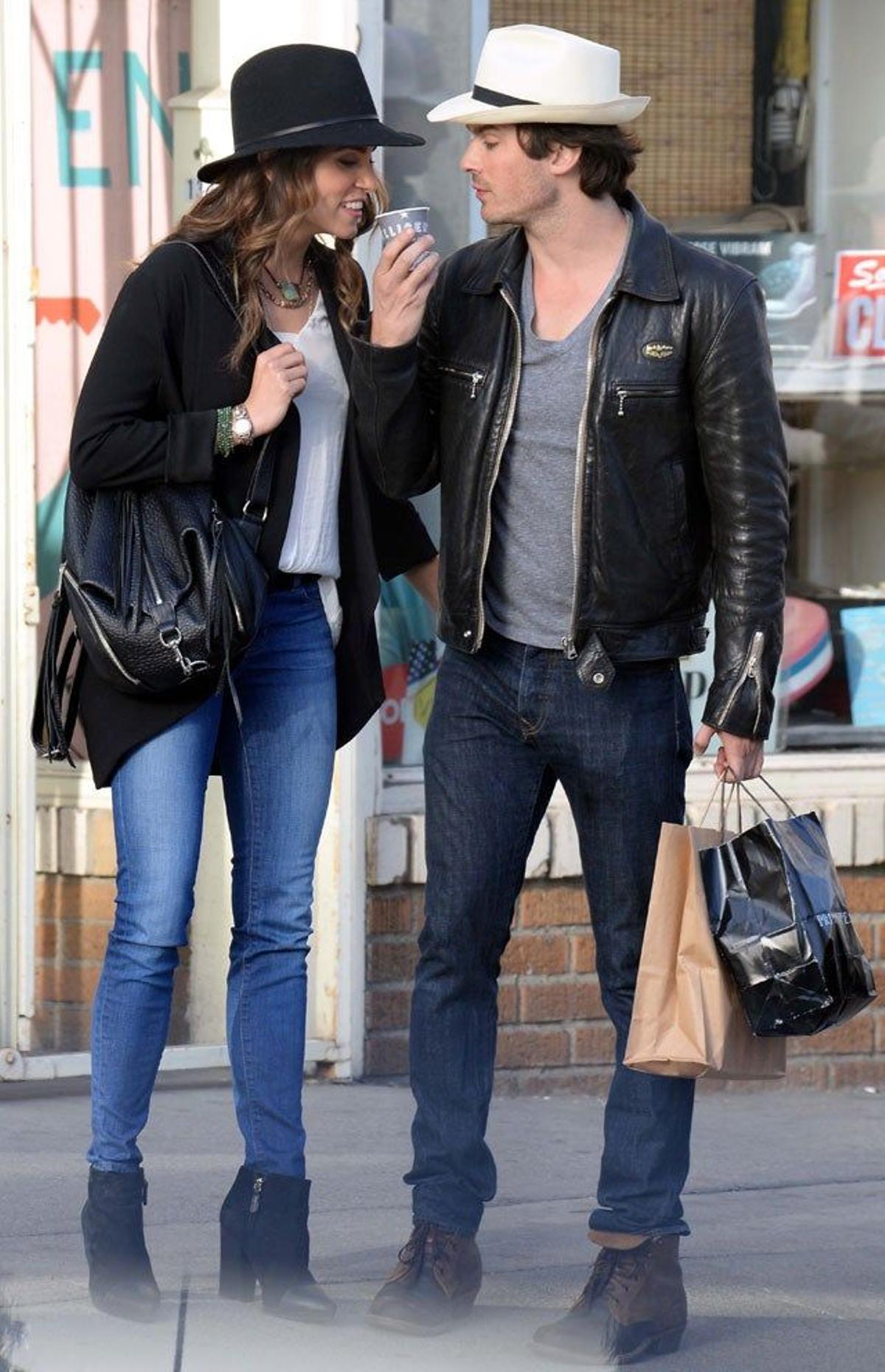 Nikki Reed e Ian Somerhalder se van de compras