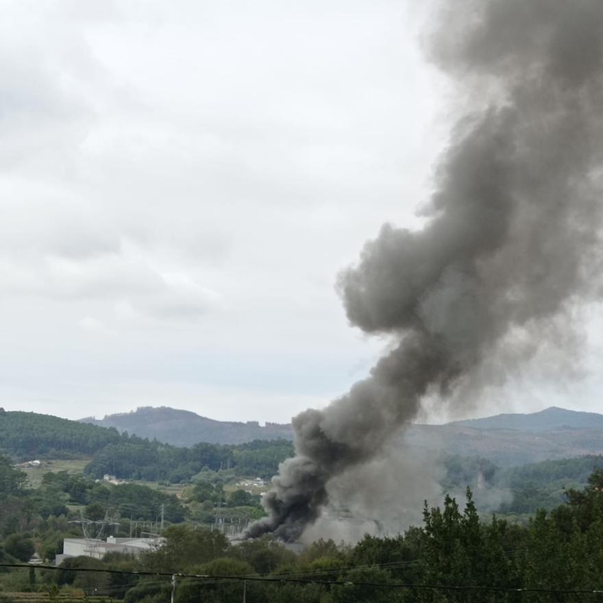 La columna de humo era apreciable desde distintos puntos de la zona de Caldas.