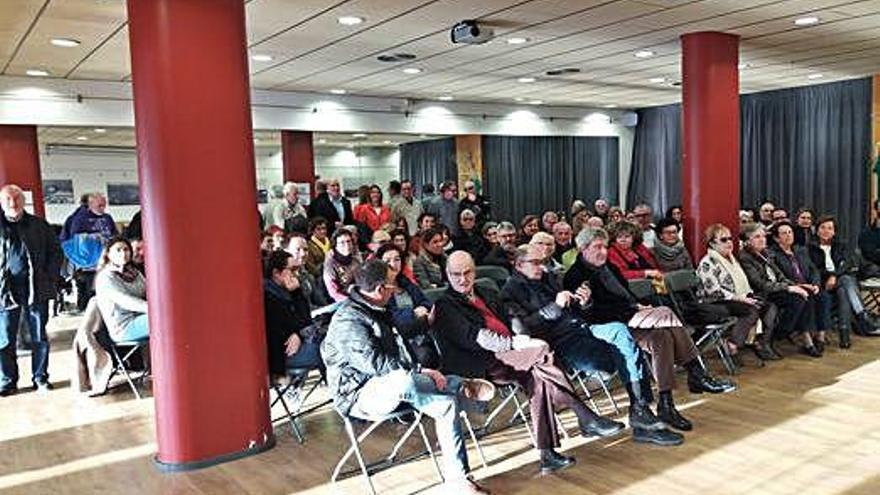 Imatge d&#039;arxiu d&#039;una reunió de l&#039;Associació de Veïns de Montjuïc.