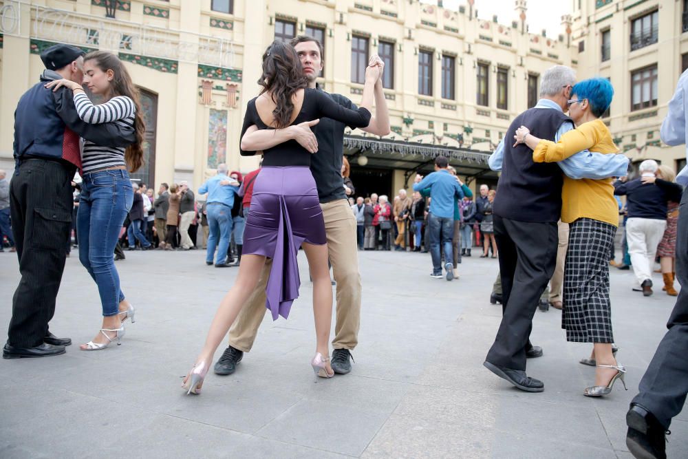 Tango en el vestíbulo de la Estación del Norte