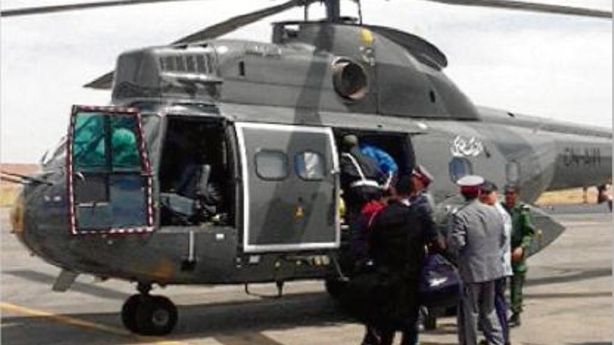 Un dels helicòpters que ahir havien de prendre part en les tasques de rescat dels espeleòlegs accidentats