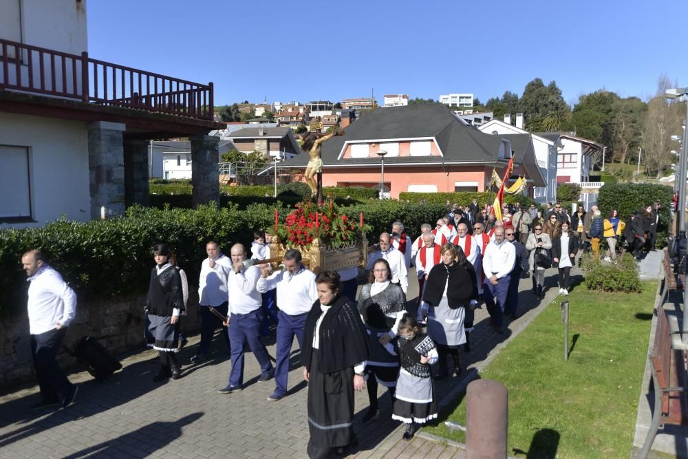 Procesión del cristo del socorro en Luanco