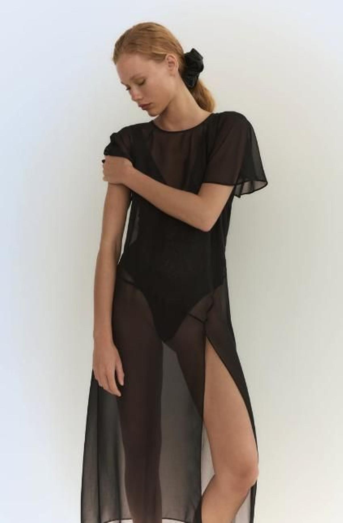 Vestido largo negro semitrasnparente de Zara