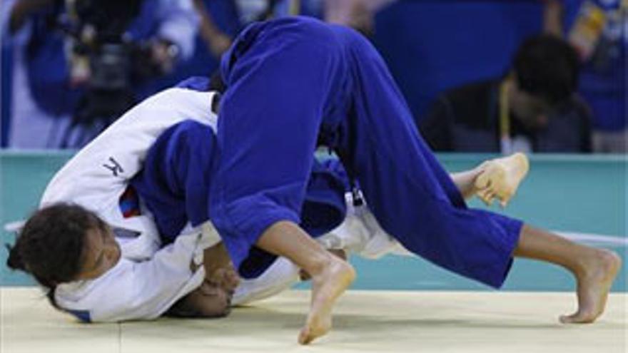 Oscar Peñas y Ana Carrascosa quedan fuera de la lucha por las medallas