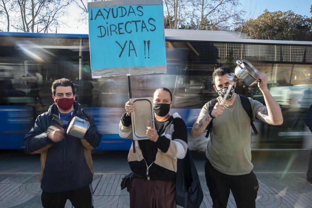 Manifestación de hosteleros en la Asamblea Regional