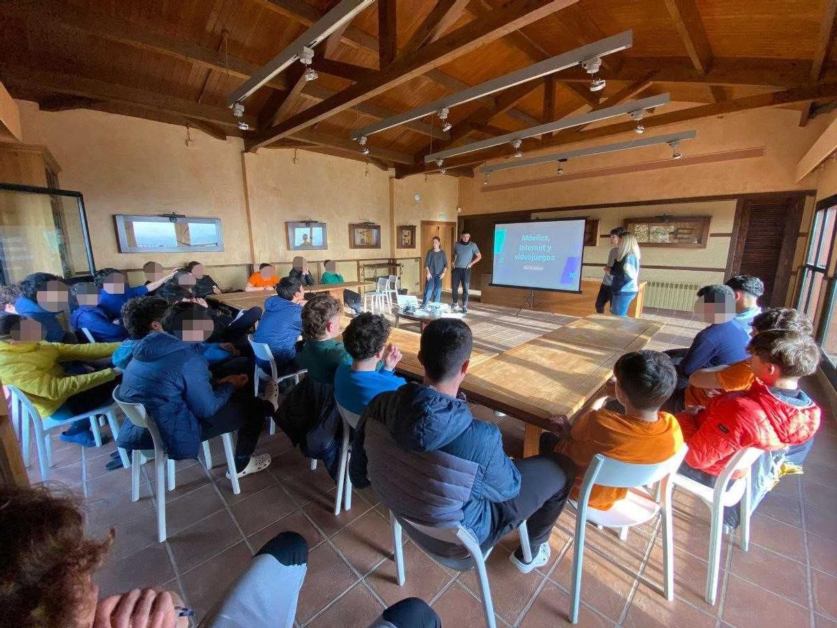 Jóvenes siendo formados en la Escuela Terapéutica de Can Ros, en Tarragona