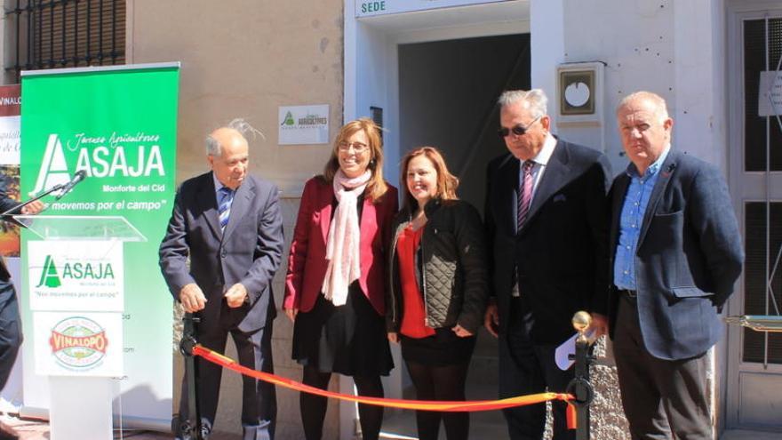 El momento de la inauguración de la nueve sede de ASAJA en Monforte del Cid
