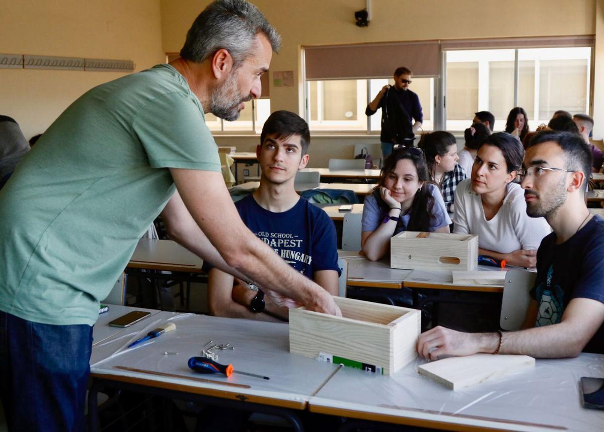 Entre las actividades del proyecto de reverdecimiento se han realizado y colocado cajas nido.