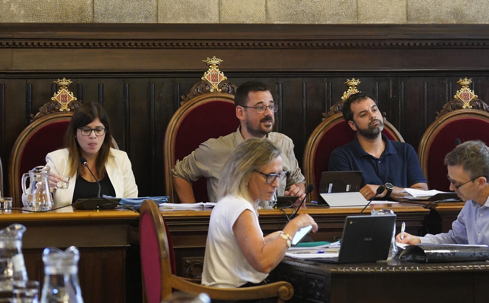 Les fotos del ple de Girona on s'ha aprovat la modificació del contracte de neteja