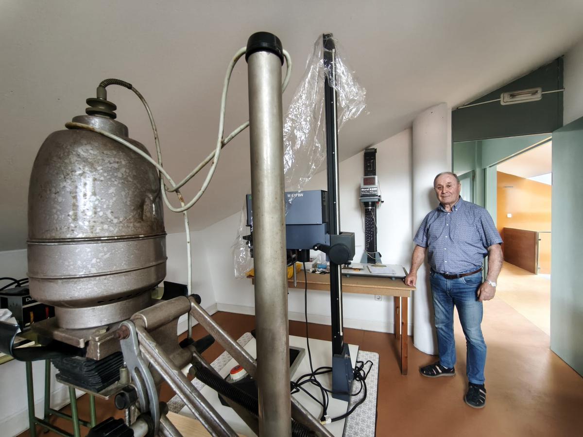 El montaje del Laboratorio de Fotografía Química del Museo "Villa ya Mercáu" de Grado, en imágenes