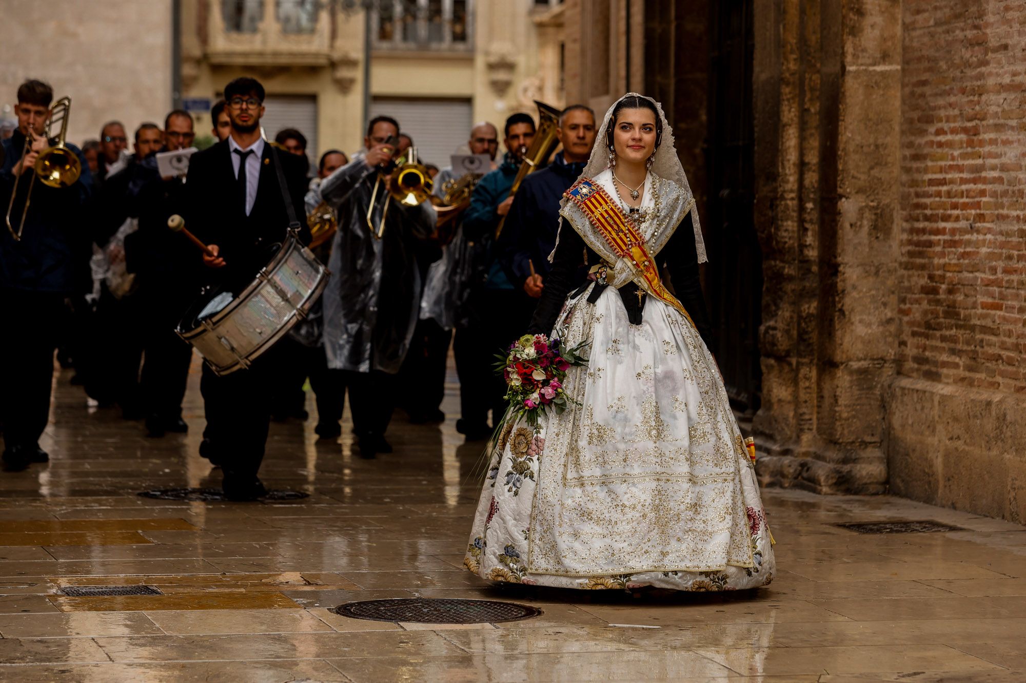 Falleras Mayores en la Ofrenda 2025. Día 18 (2/3)