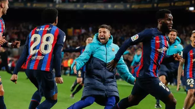 Las imágenes que demuestran la implicación de Alba con el Barça