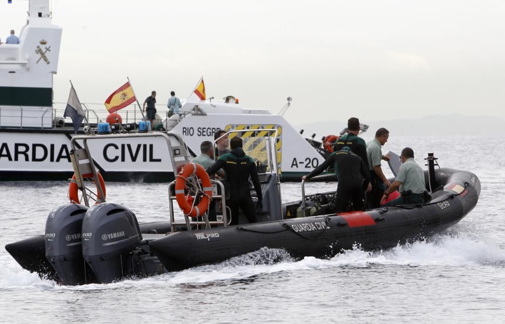 Agentes del Grupo Especial de Actividades Subacuáticas durante una inmersión.