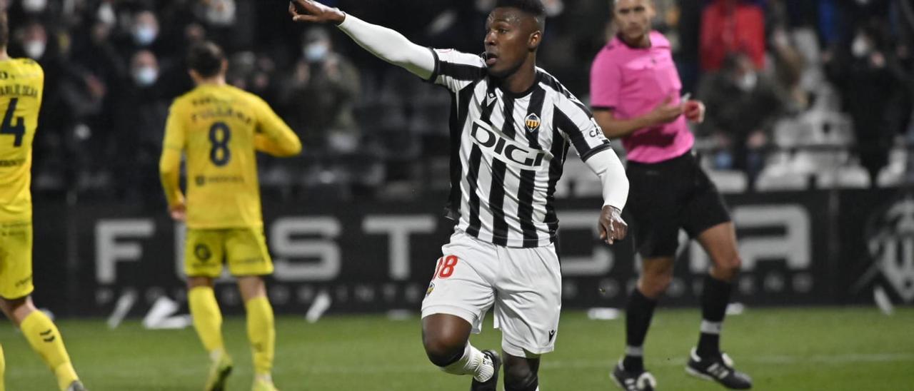 Koné celebra el gol ante el UCAM Murcia.