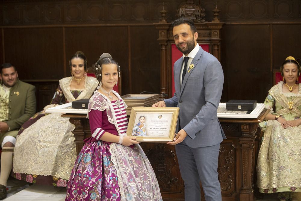 Claudia y Maite son proclamadas las nuevas Falleras Mayores de Sagunt.