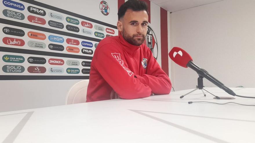 Luismi Luengo, ayer en la sala de prensa del Ruta de la Plata. | MLS