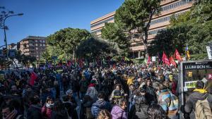 Protesta docente frente al Departament dEducació en 2023.