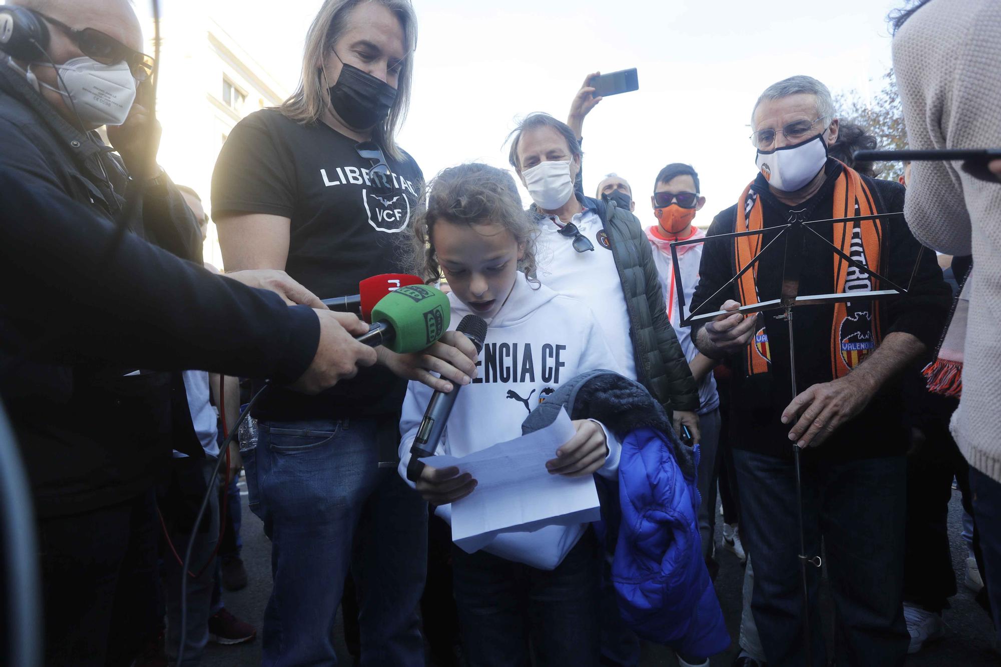 Manifestación contra Peter Lim