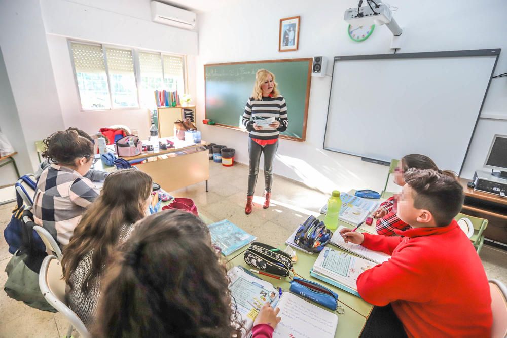 Colegio Azahar perteneciente a La Matanza, en la Vega Baja.