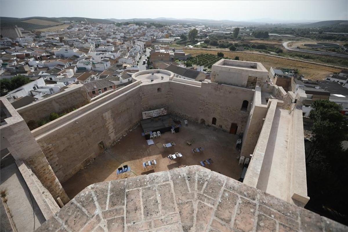 Castillo de Castro del Río: murallas entre murallas