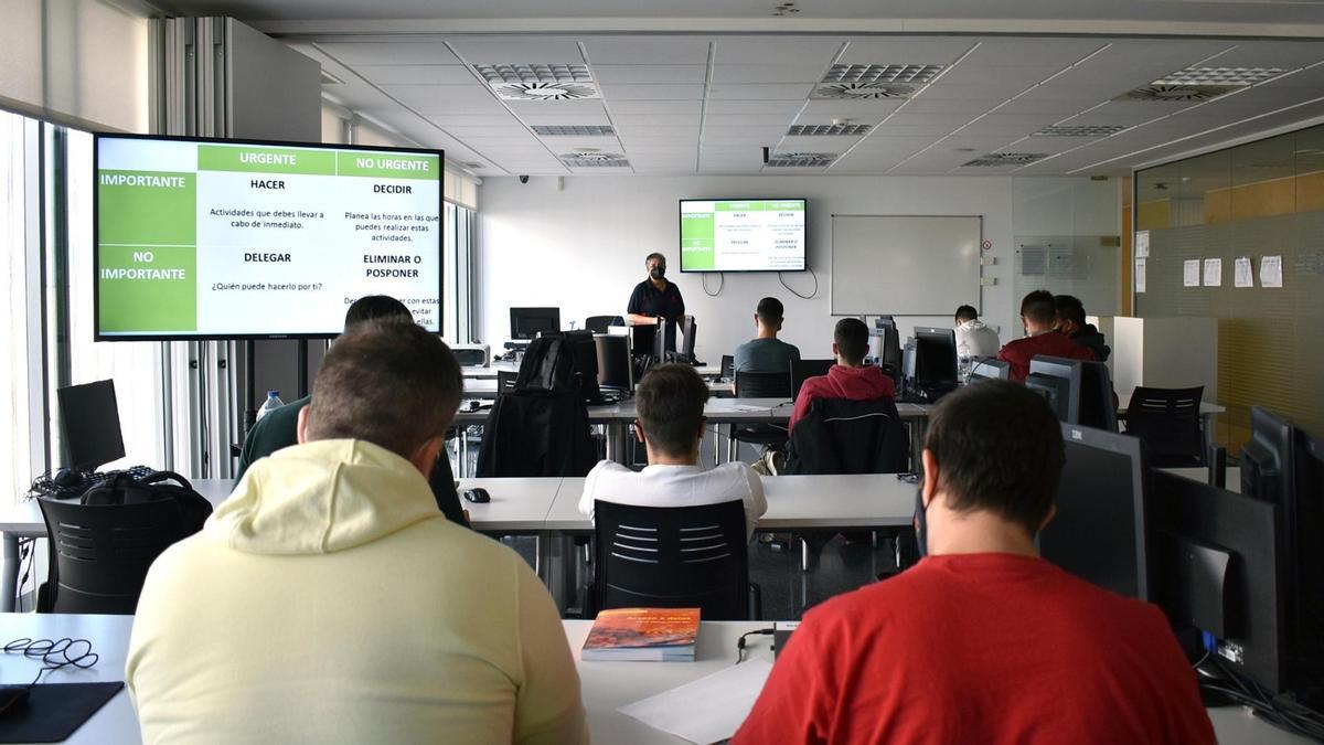 La Escuela de FP de FEMPA en Alicante un centro autorizado por la Conselleria de Educación que forma parte de la prestigiosa entidad Alianza para la FP Dual.