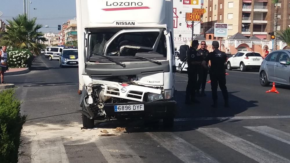 Accidente con dos camiones en Torrevieja