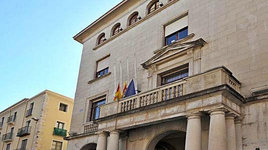 Torra claudica i els llaços grocs seran retirats dels edificis de la Generalitat