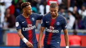 Neymar y Mbappe ante el Angers.