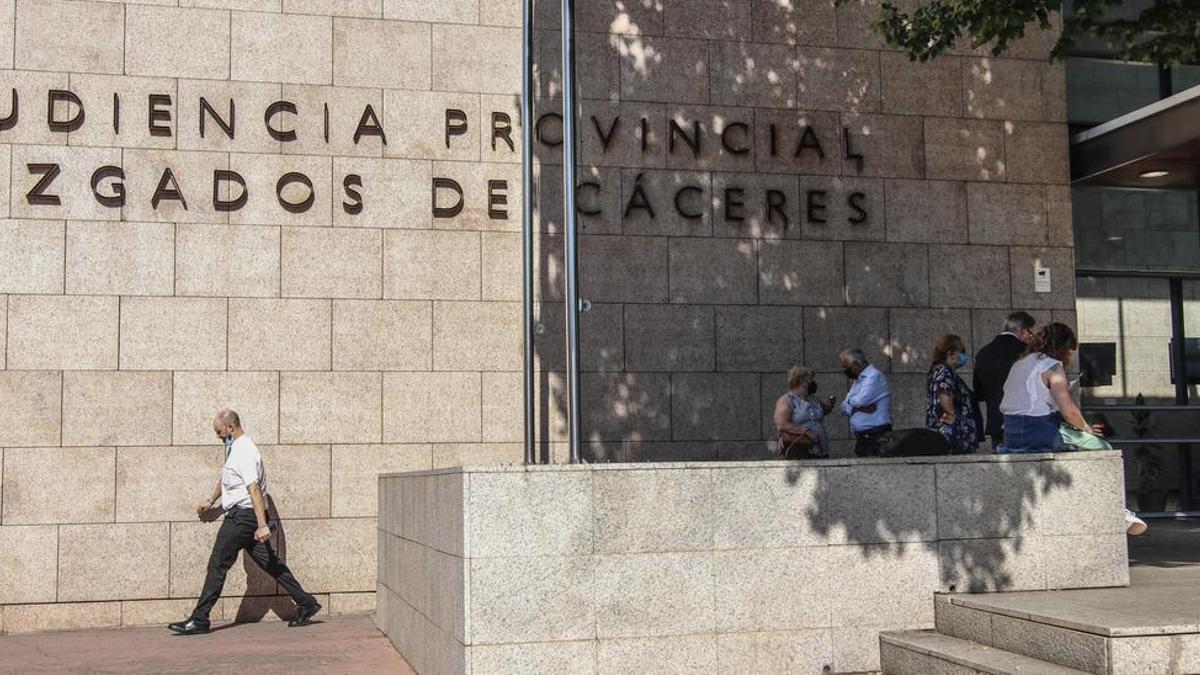 Audiencia de Cáceres, donde se ha llegado a un acuerdo por una estafa desde Plasencia.