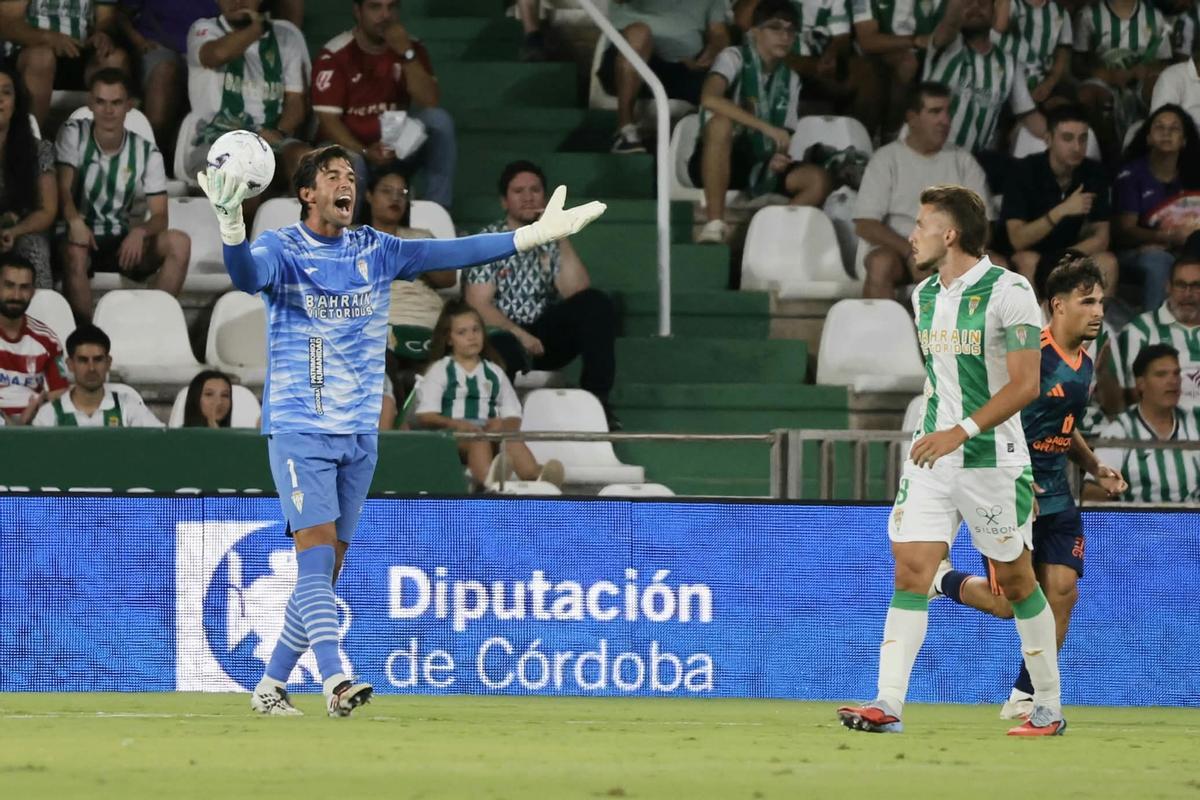 Iker Álvarez reclama tensión a los suyos en el derbi ante el Granada.