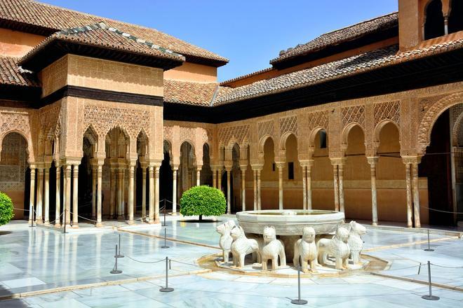 Patio de los Leones, Alhambra, Granada