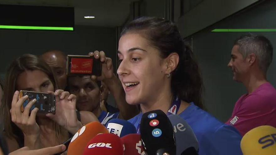 Carolina Marín regresa tras lograr su tercer campeonato del mundo de bádminton